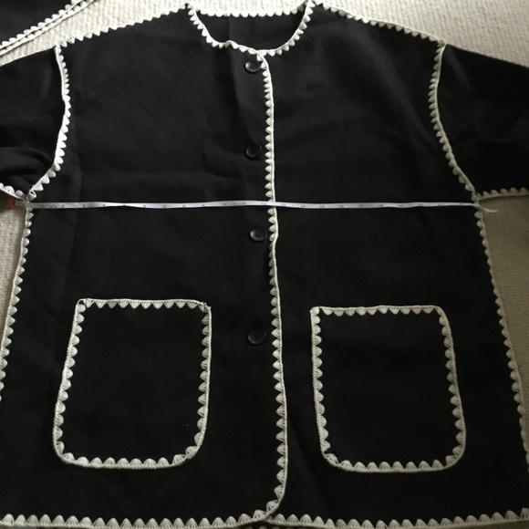 Commense Black and White Trim Sweatshirt - Picture 8 of 14